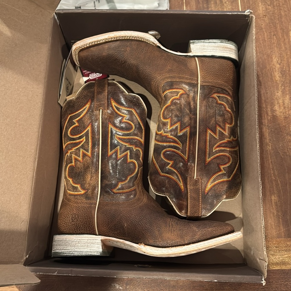 Men’s Ariat Boots - Picture 8 of 8